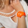 Orange silicone watch with sunray dial - Size Medium Frühjahr / Sommer Kollektion Ice-Watch